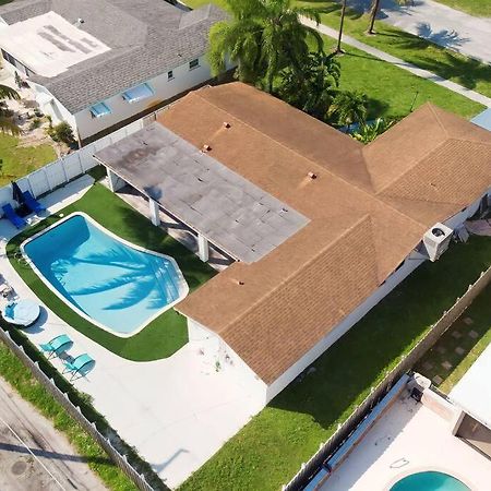 Luxurious & Modern Open Floor Plan Heated Pool Villa Hollywood Exterior photo